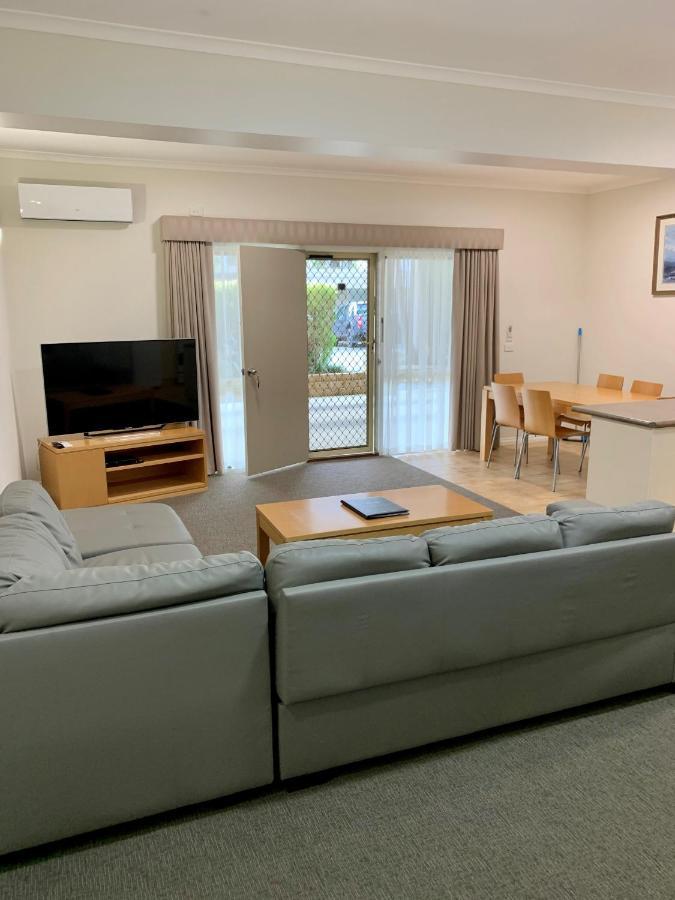 Seahorse Motel Каус Екстер'єр фото
