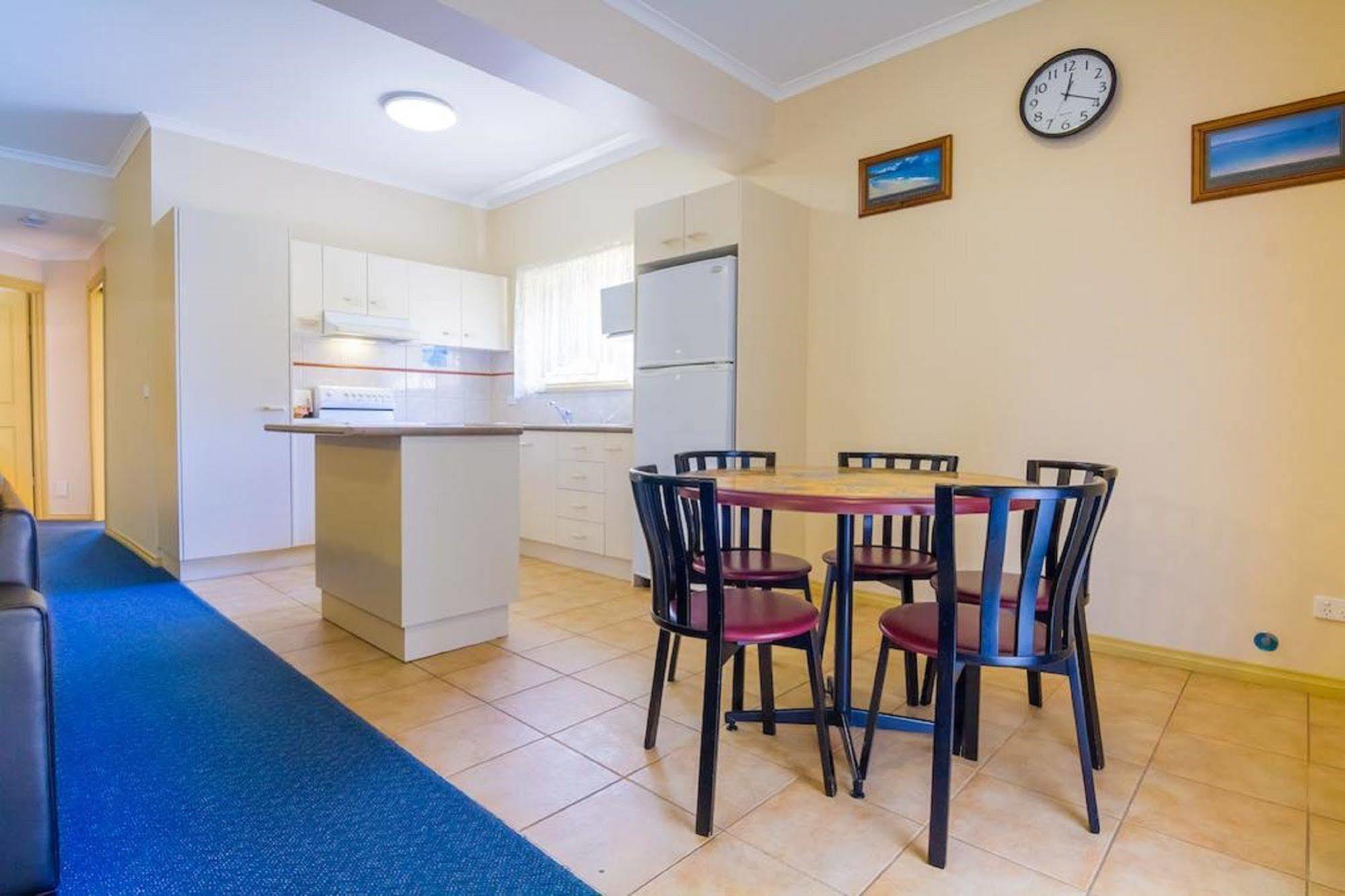 Seahorse Motel Каус Екстер'єр фото