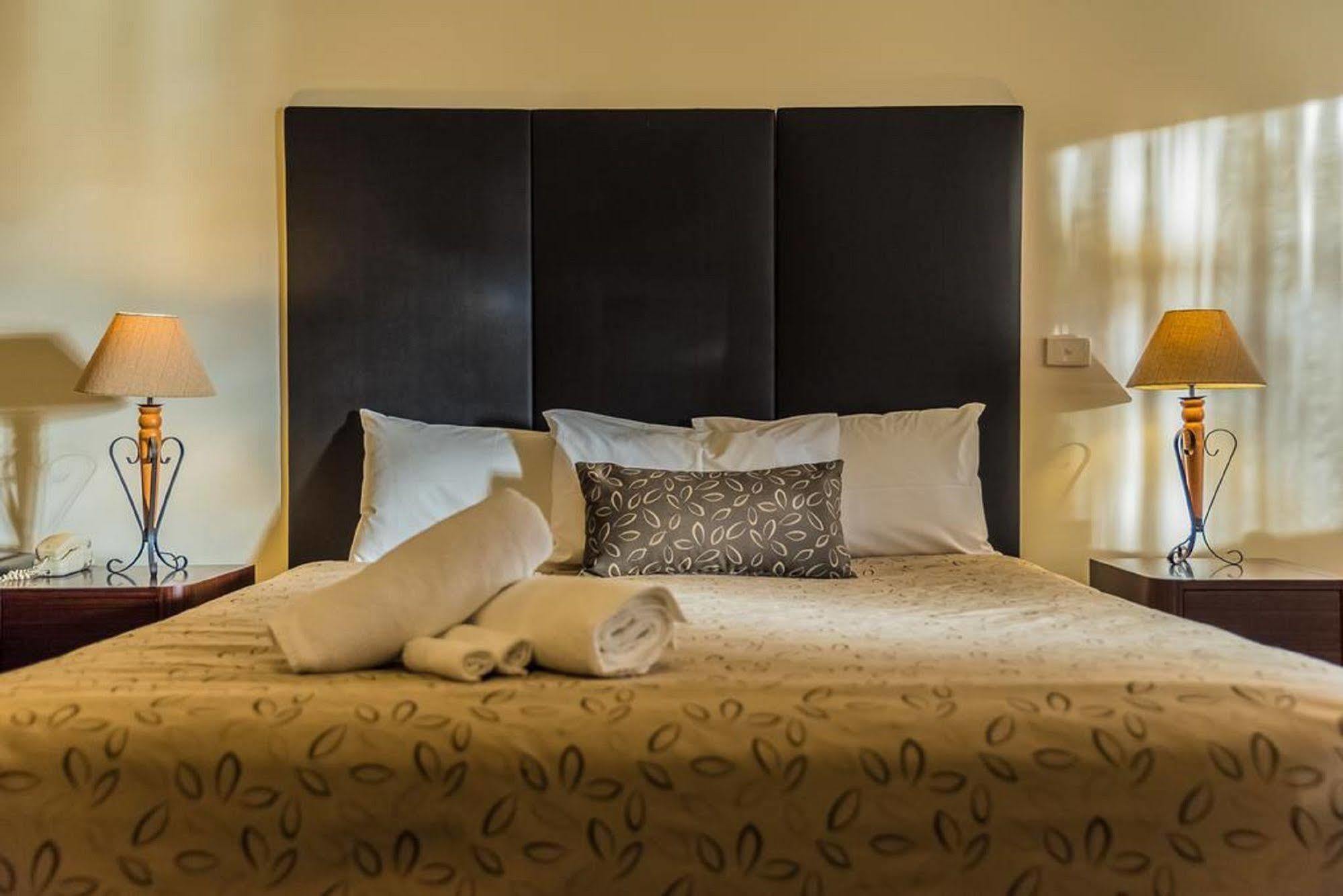 Seahorse Motel Каус Екстер'єр фото